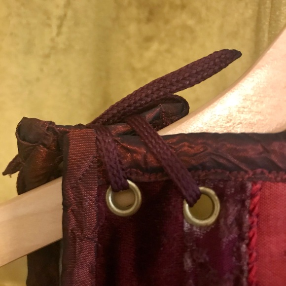 Red front laced corset ❤️ - Picture 9 of 9